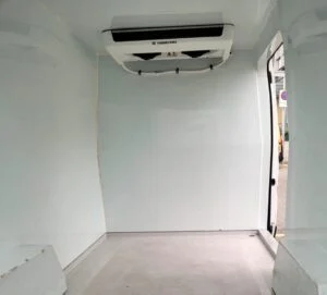 Location Citroën Jumper Frigorifique 10m3 - Manuelle à Genève
